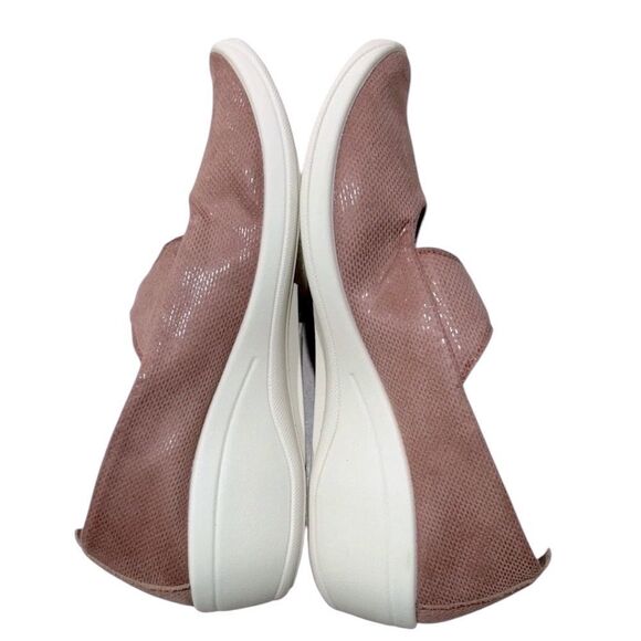 Elegant Mauve Loafers for Women - Picture 2 of 8